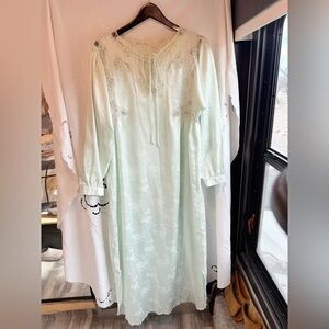Vintage Billtice fairy Light seafoam Embroidered nightgown boho Dress Small